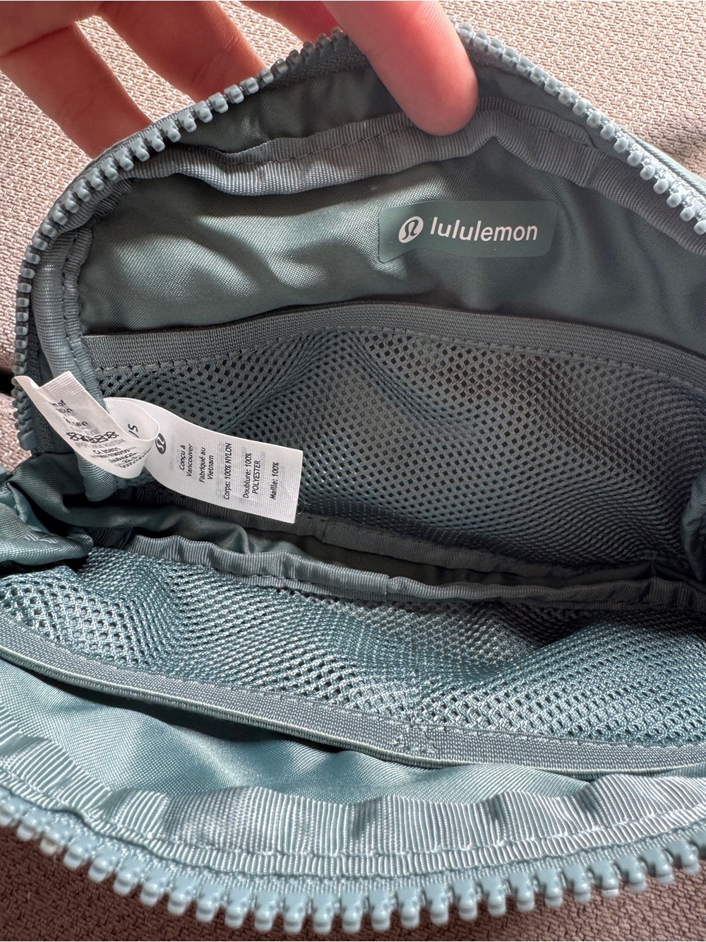 lululemon athletica belt bag - Picture 2 of 2